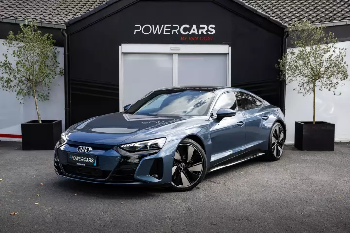 Audi e-tron GT painted in Utopia Blue