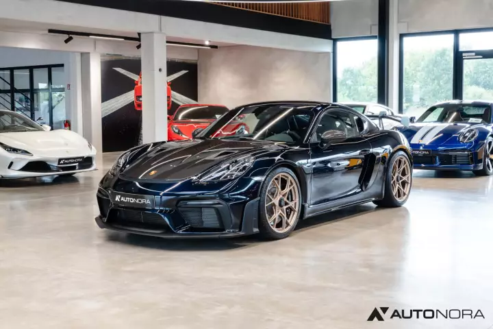 Porsche 718 Cayman GT4 RS (982) painted in Moonlight Blue Metallic
