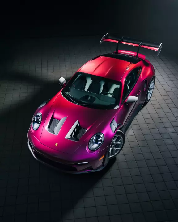 Porsche 911 GT3 RS (992.1) painted in Magic Magenta Chromaflair