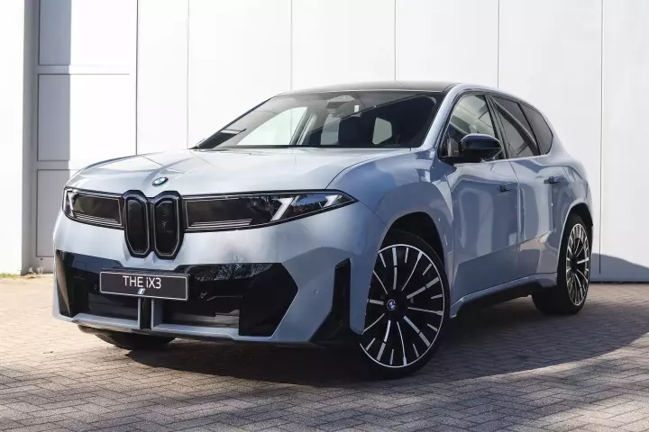 BMW iX3 (NA5) painted in Brooklyn Grey