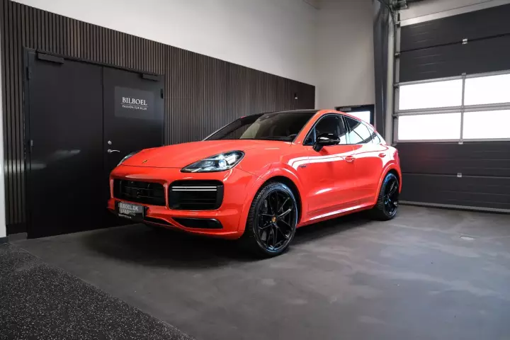 Porsche Cayenne Coupé (E3) painted in Lava Orange