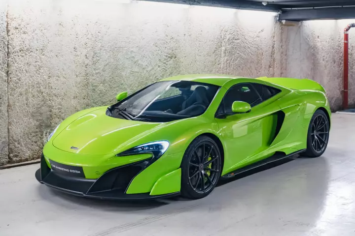 McLaren 675LT painted in Napier Green