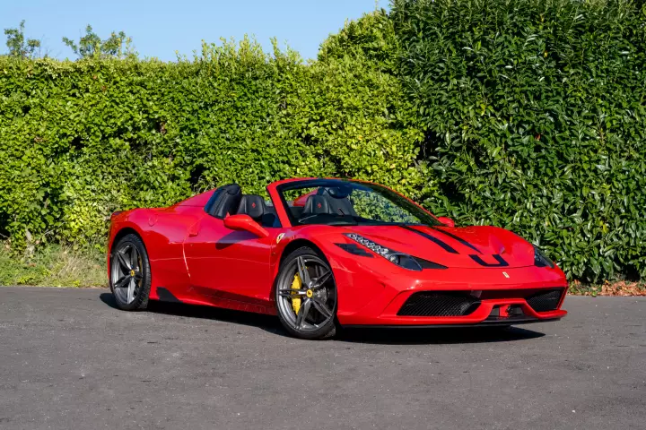 Ferrari 458 Speciale A painted in Rosso Corsa
