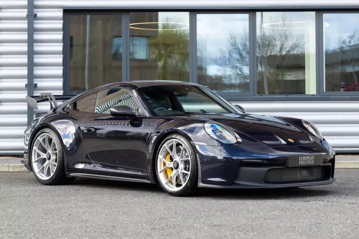 Porsche 911 GT3 (992.1) painted in Carbon Black