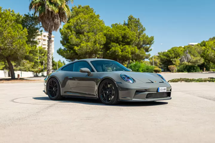 Porsche 911 GT3 Touring (992.1) painted in Alex Grey