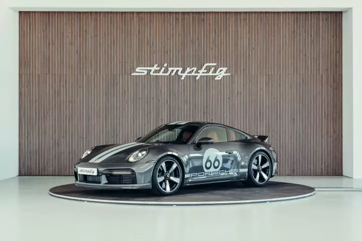 Porsche 911 Sport Classic (992) painted in Agate Grey Metallic