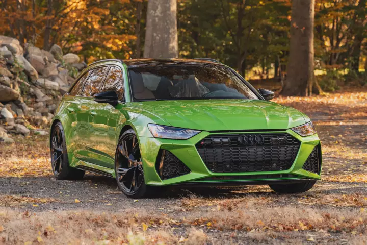Audi RS6 Avant (C8) painted in Java Green