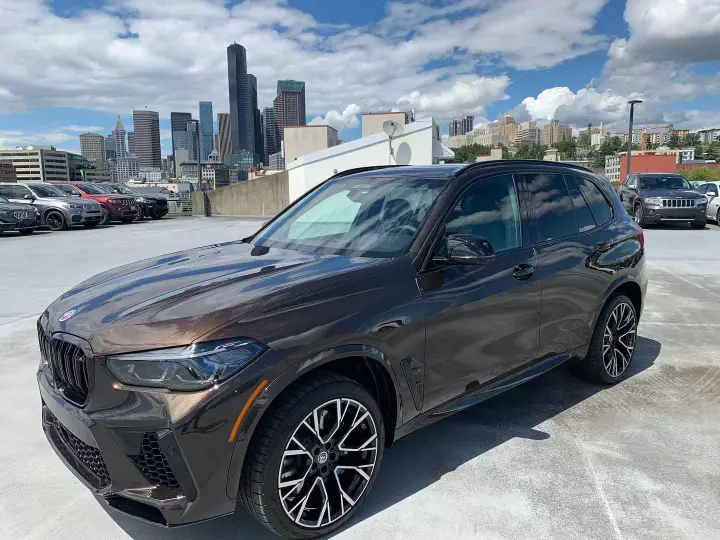 BMW X5 M (G05) painted in Pyrite Brown