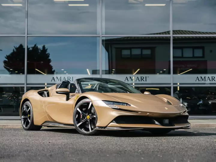 Ferrari SF90 Spider painted in Oro Chiaro and Nero DS