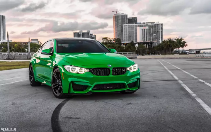 BMW M4 (F82) painted in Signal Green