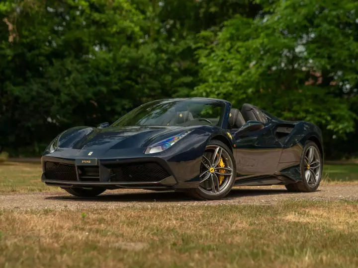 Ferrari 488 Spider painted in Nuovo Blu Pozzi