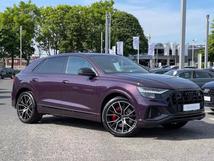 Audi SQ8 painted in Merlin