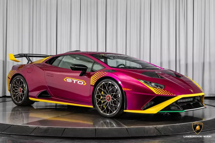 Lamborghini Huracán STO (LP640-2) painted in Viola Bast and Giallo Belenus