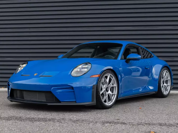 Porsche 911 GT3 Touring (992.2) painted in Lugano Blue