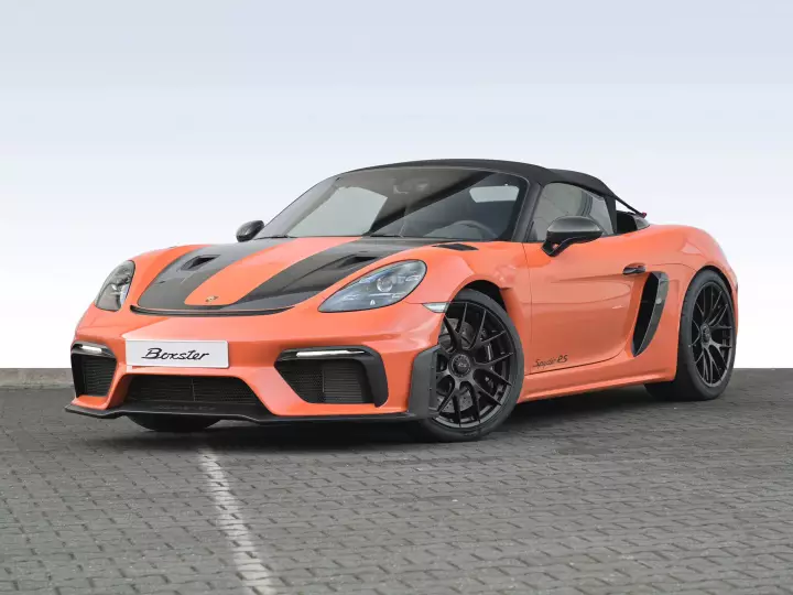 Porsche 718 Spyder RS (982) painted in Gulf Orange