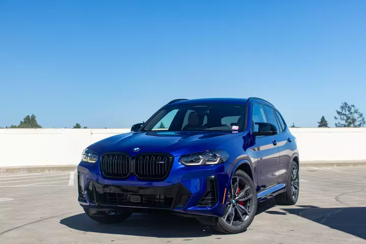 BMW X3 (G01) painted in San Marino Blue