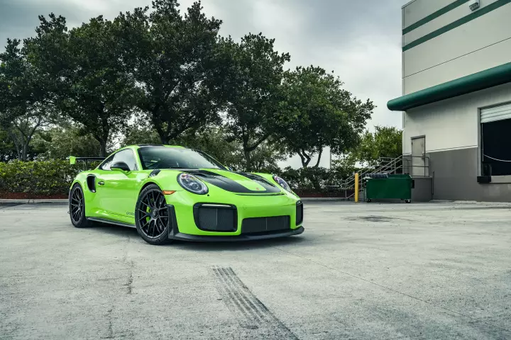 Porsche 911 GT2 RS (991) painted in Lizard Green