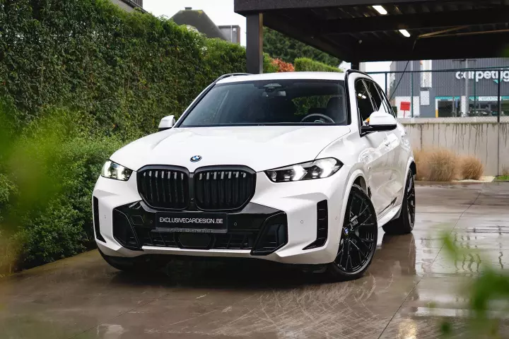 BMW X5 (G05 LCI) painted in Mineral White