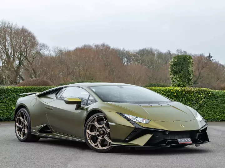 Lamborghini Huracán Tecnica (LP640-2) painted in Verde Gea