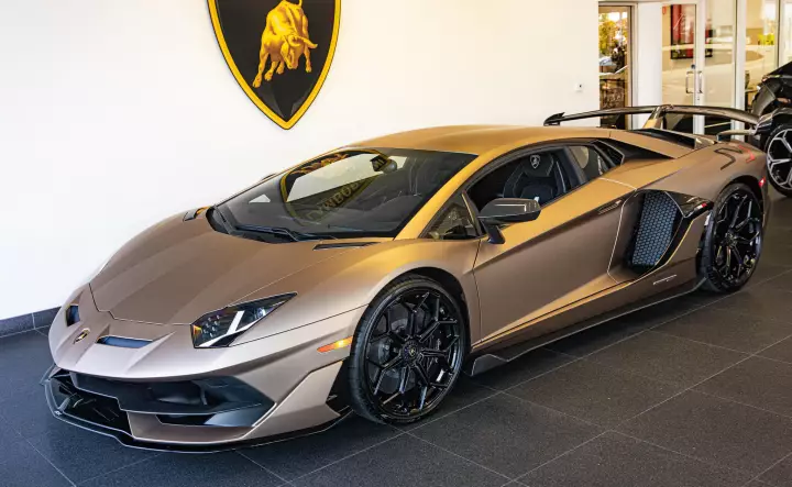 Lamborghini Aventador SVJ (LP770-4) painted in Bronzo Zenas