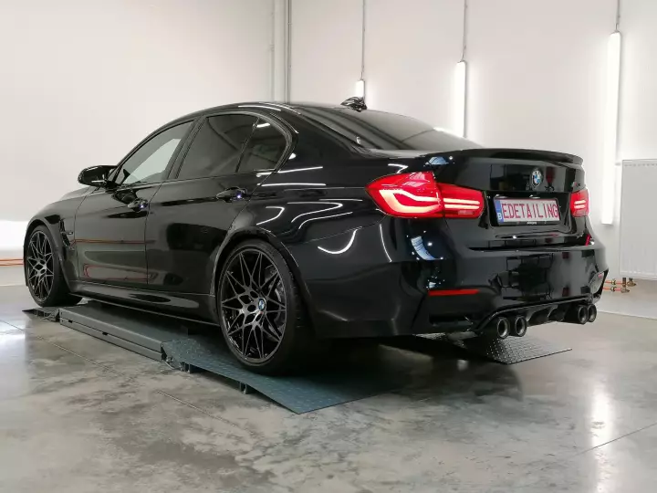 BMW M3 (F80) painted in Jerez Black