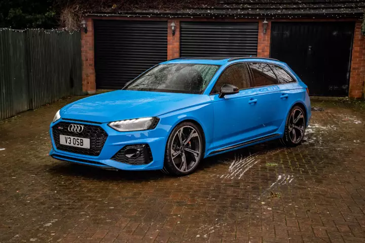 Audi RS4 Avant (B9) painted in Turbo Blue