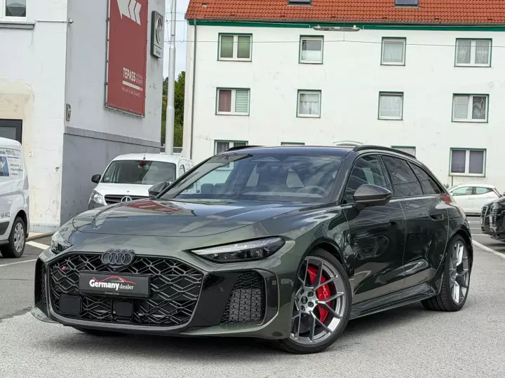 Audi RS5 Avant (B10) painted in Bedford Green