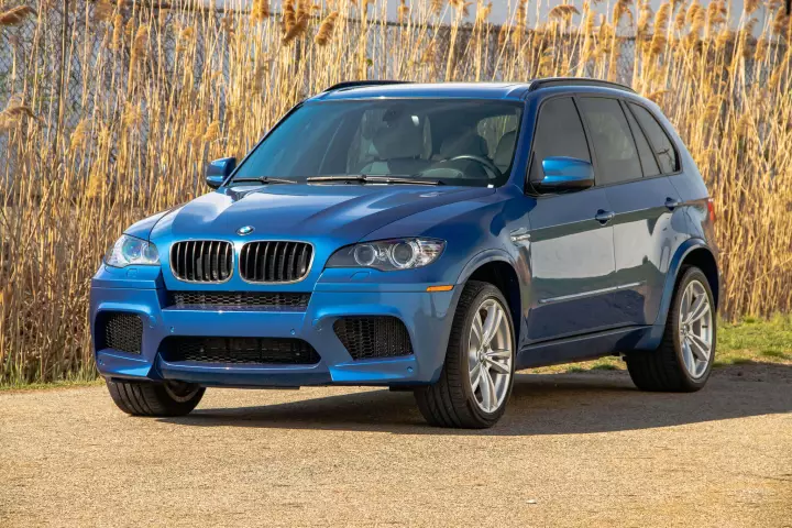 BMW X5 M (E70) painted in Monte Carlo Blue