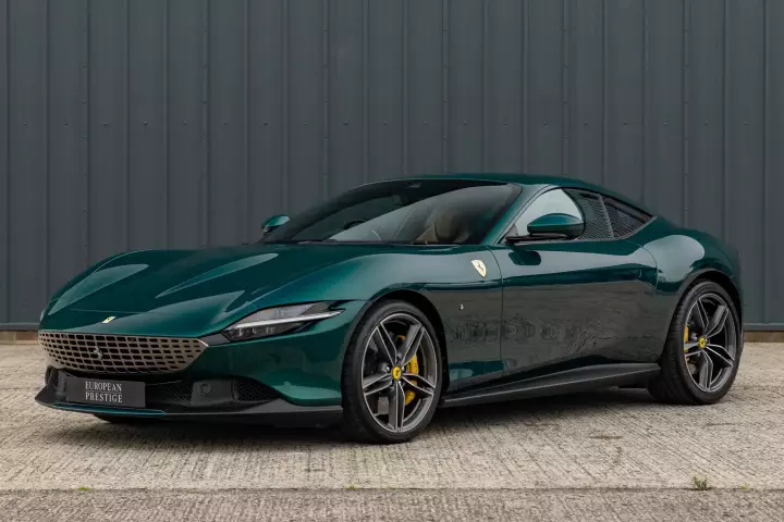 Ferrari Roma painted in Verde GB23