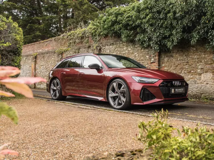 Audi RS6 Avant (C8) painted in Rubino Red