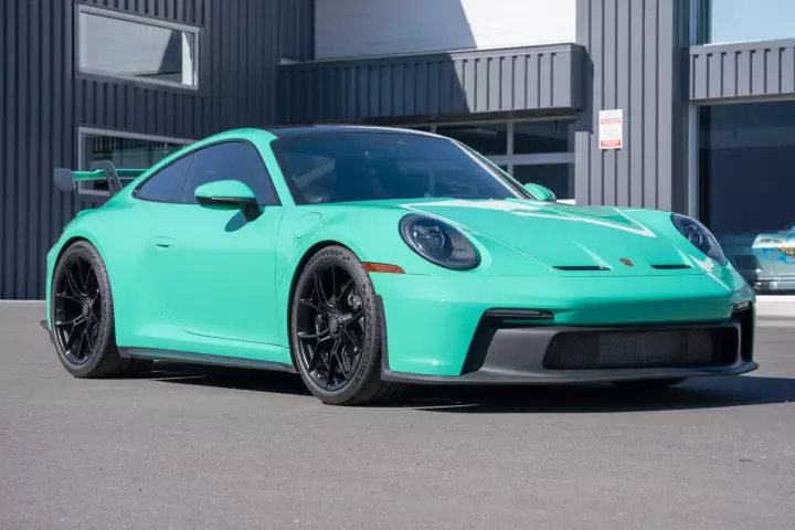 Porsche 911 GT3 (992.1) painted in Jade Green