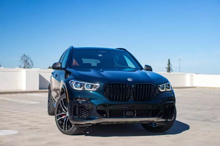 BMW X5 (G05) painted in Petrol Mica