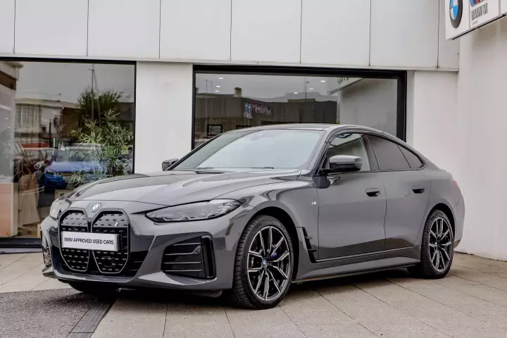 BMW i4 (G26) painted in Dravit Grey