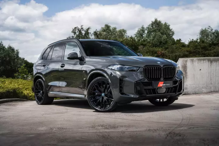 BMW X5 (G05 LCI) painted in Dravit Grey