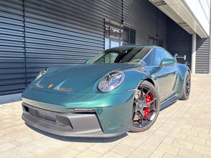 Porsche 911 GT3 (992.1) painted in Porsche Racing Green Metallic