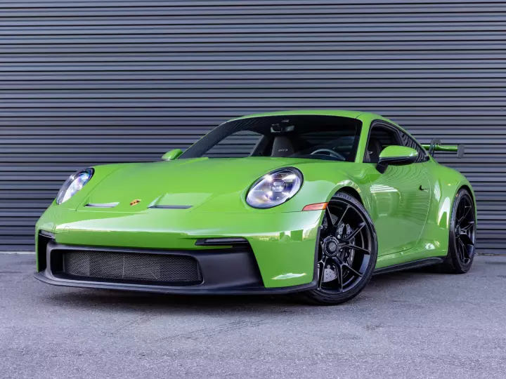 Porsche 911 GT3 (992.1) painted in Willow Green