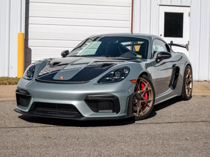 Porsche 718 Cayman GT4 RS (982) painted in Fish Silver Grey Metallic