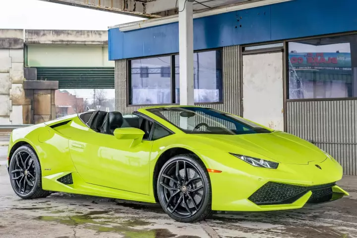 Lamborghini Huracán Spyder (LP610-4) painted in Verde Singh