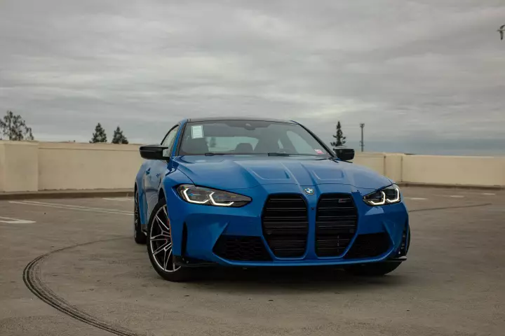 BMW M4 (G82) painted in Gentian Blue