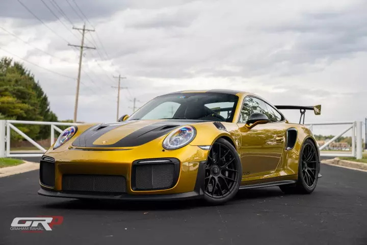 Porsche 911 GT2 RS (991) painted in Explosive Gold Chromaflair