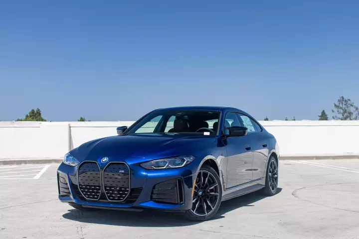 BMW i4 (G26) painted in Mauritius Blue