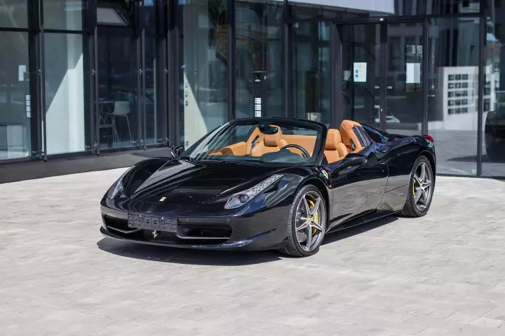 Ferrari 458 Spider painted in Nero B/B