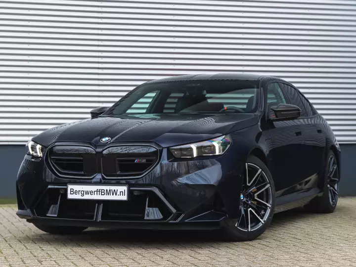 BMW M5 (G90) painted in Carbon Black