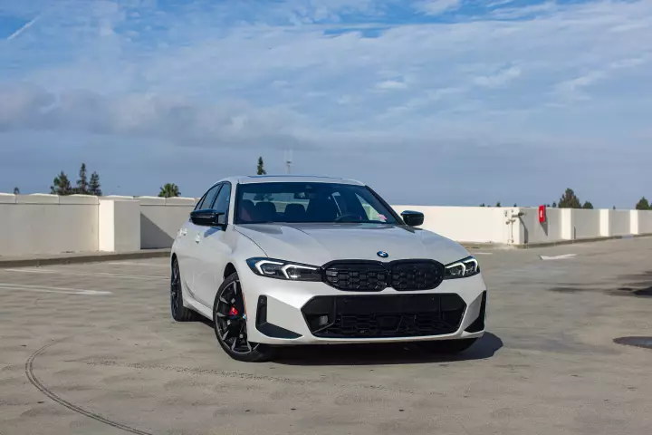 BMW 3 Series (G20) painted in Mineral White
