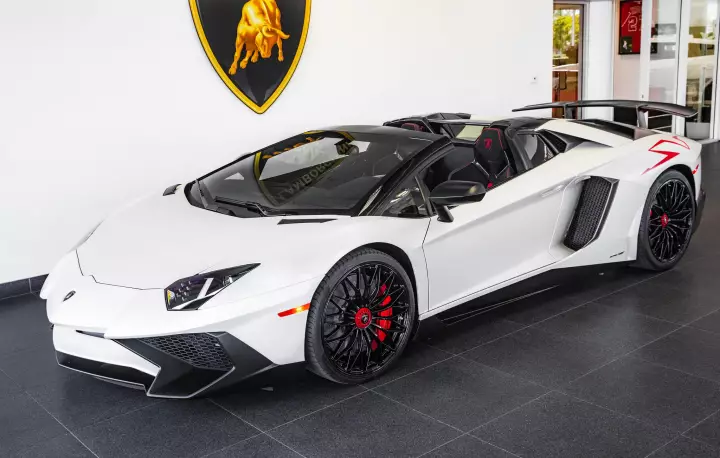 Lamborghini Aventador SuperVeloce Roadster (LP750-4) painted in Bianco Canopus