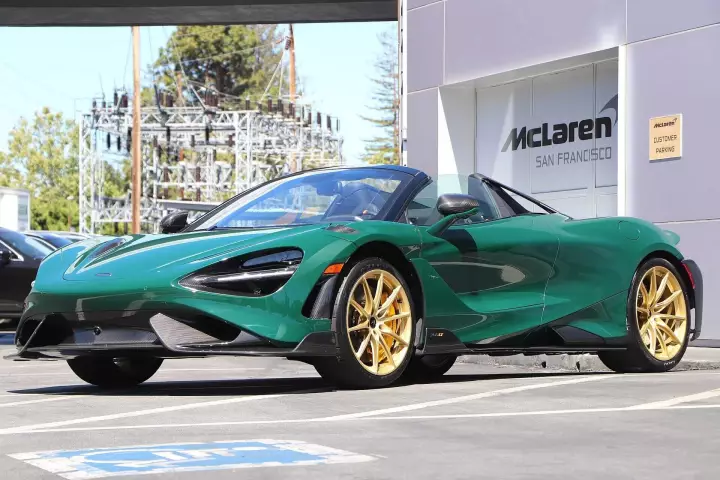 McLaren 765LT Spider painted in British Racing Green
