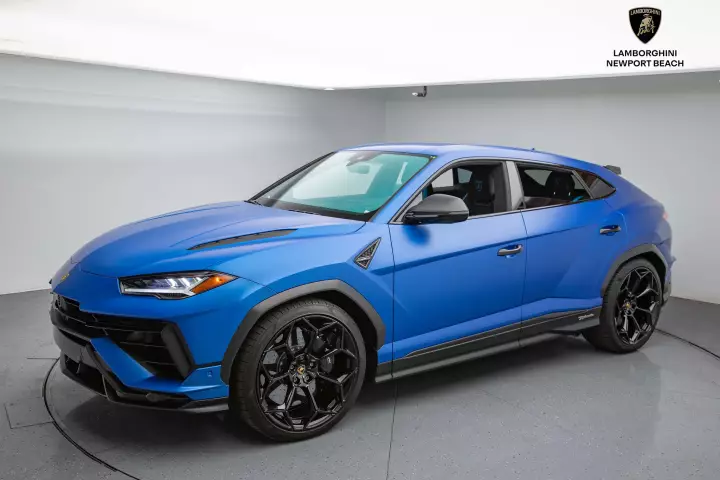 Lamborghini Urus Performante painted in Blu Eleos Matte