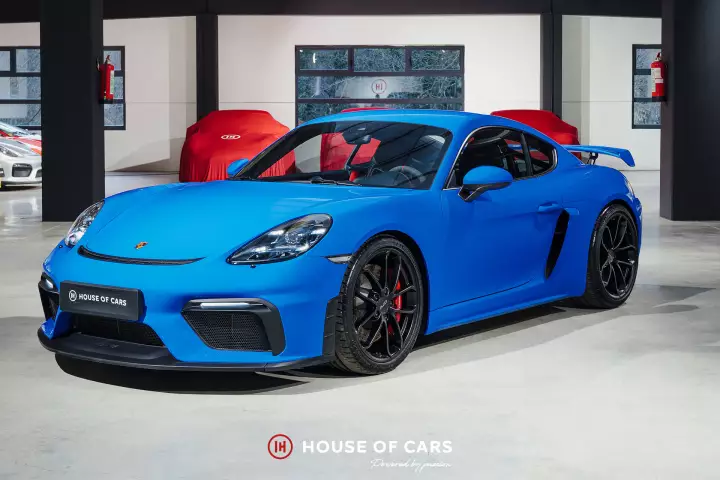 Porsche 718 Cayman GT4 (982) painted in Arrow Blue