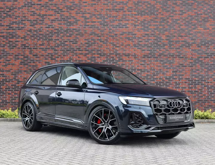 Audi Q7 (4M) painted in Waitomo Blue