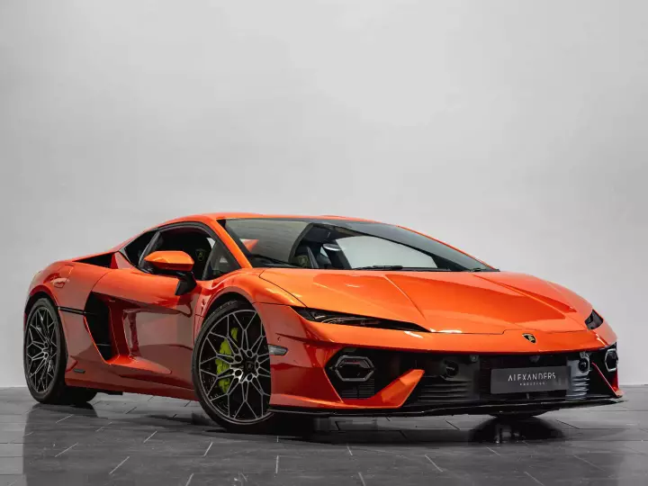 Lamborghini Temerario painted in Arancio Bruciato